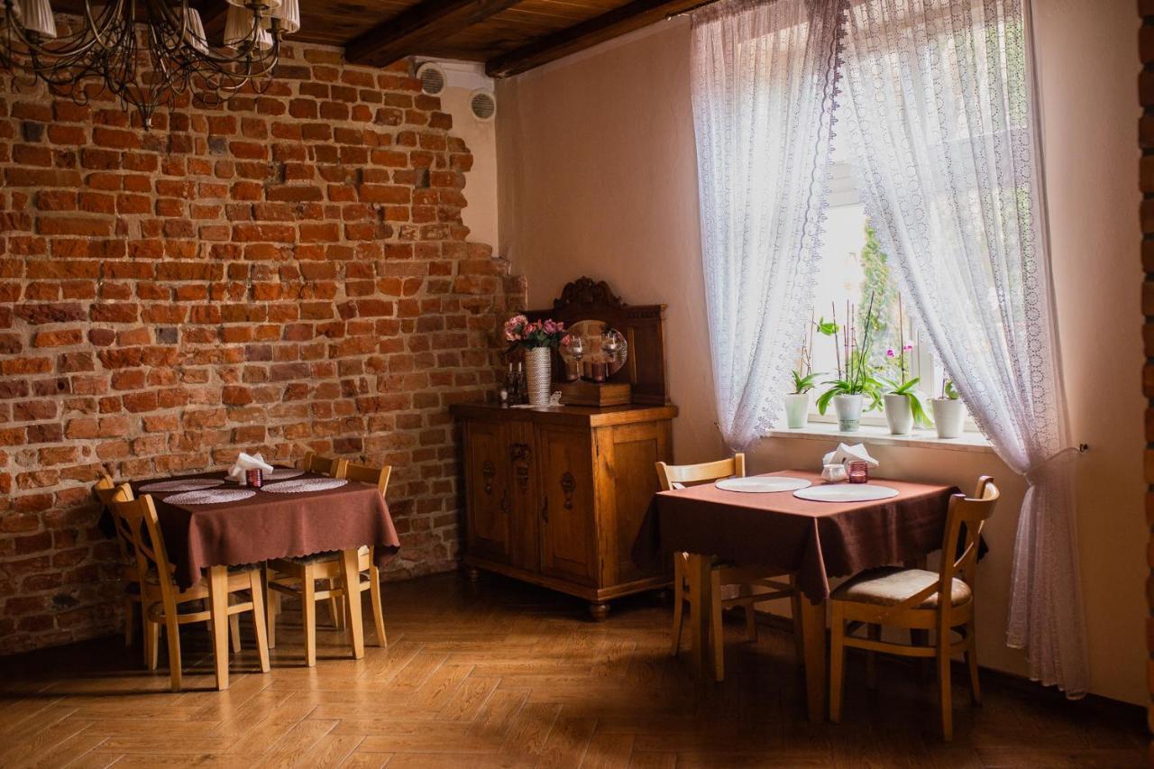 Hotel Przedzamcze Dzialdowo Esterno foto