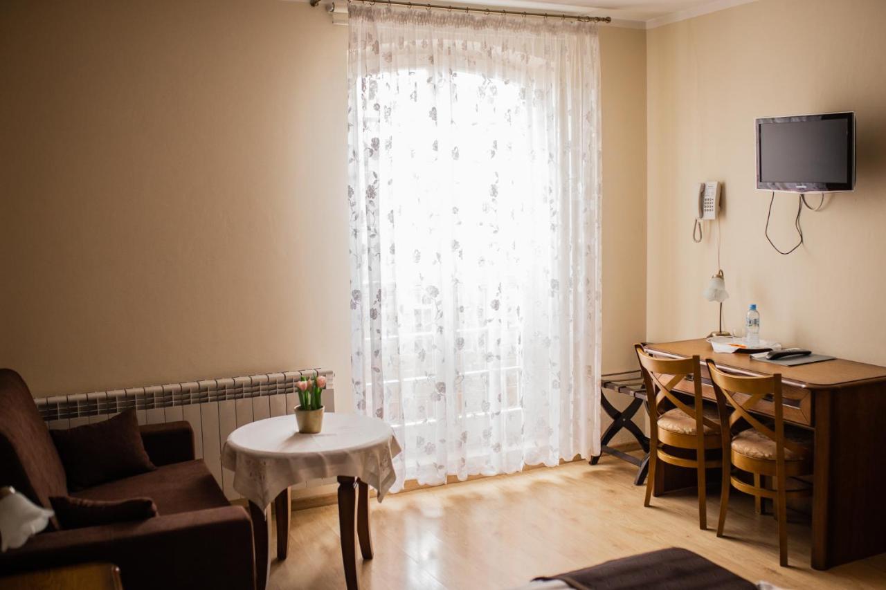 Hotel Przedzamcze Dzialdowo Esterno foto