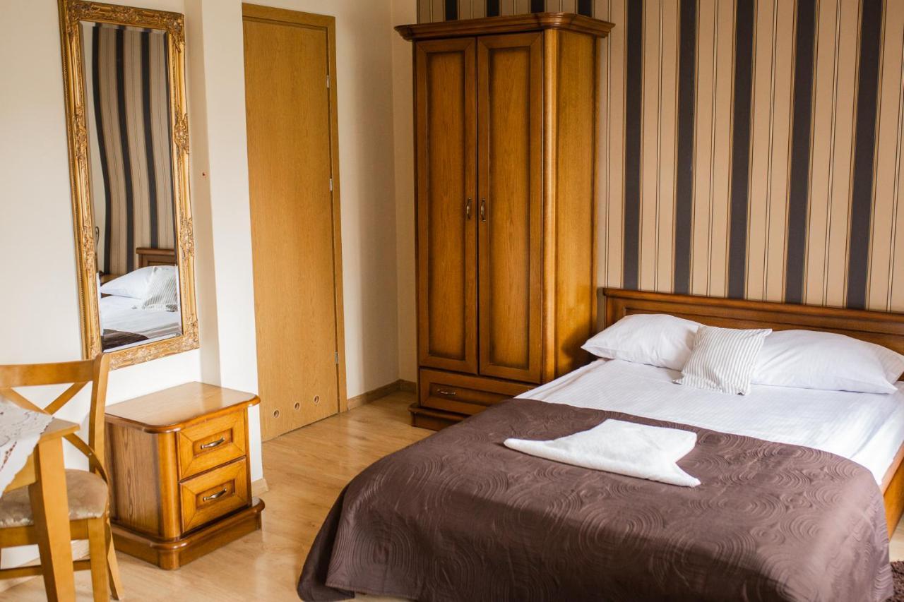 Hotel Przedzamcze Dzialdowo Esterno foto