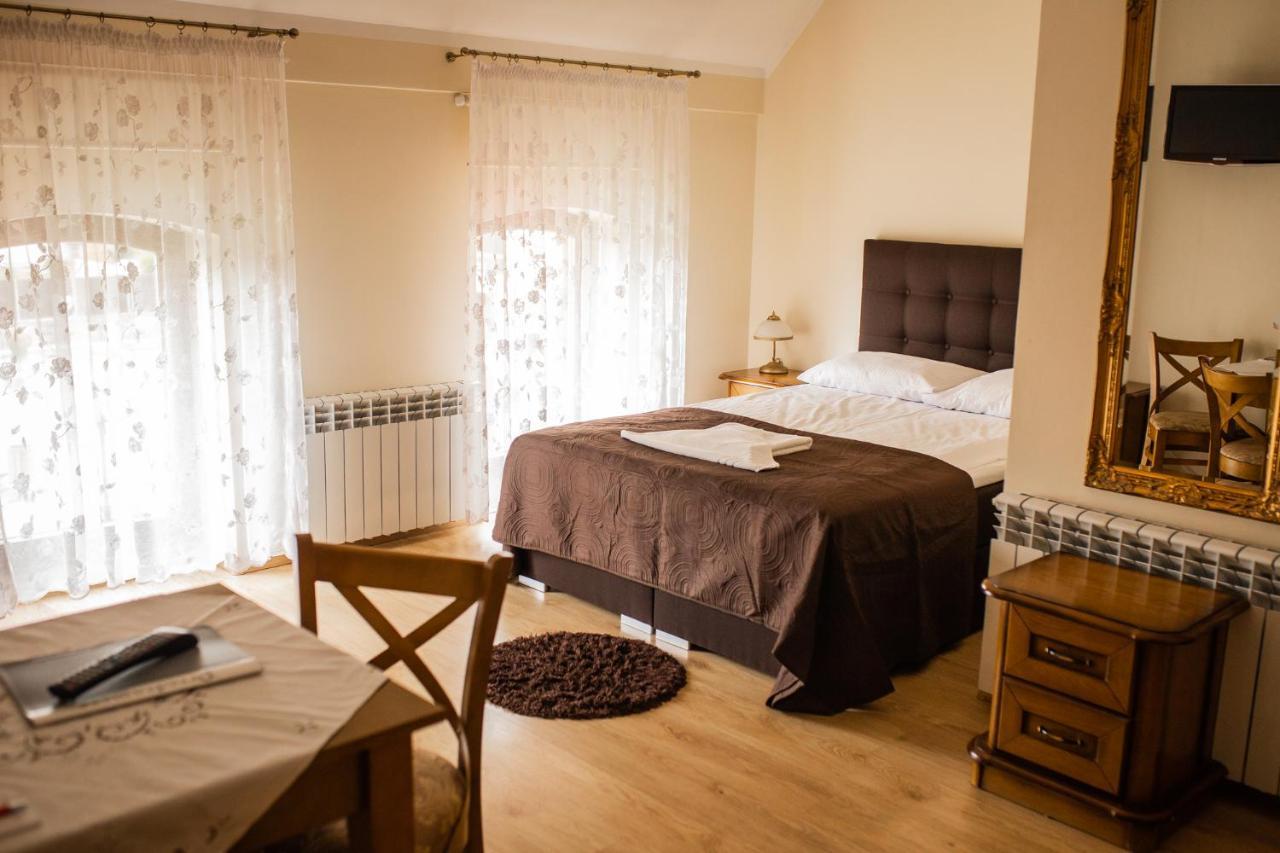 Hotel Przedzamcze Dzialdowo Esterno foto