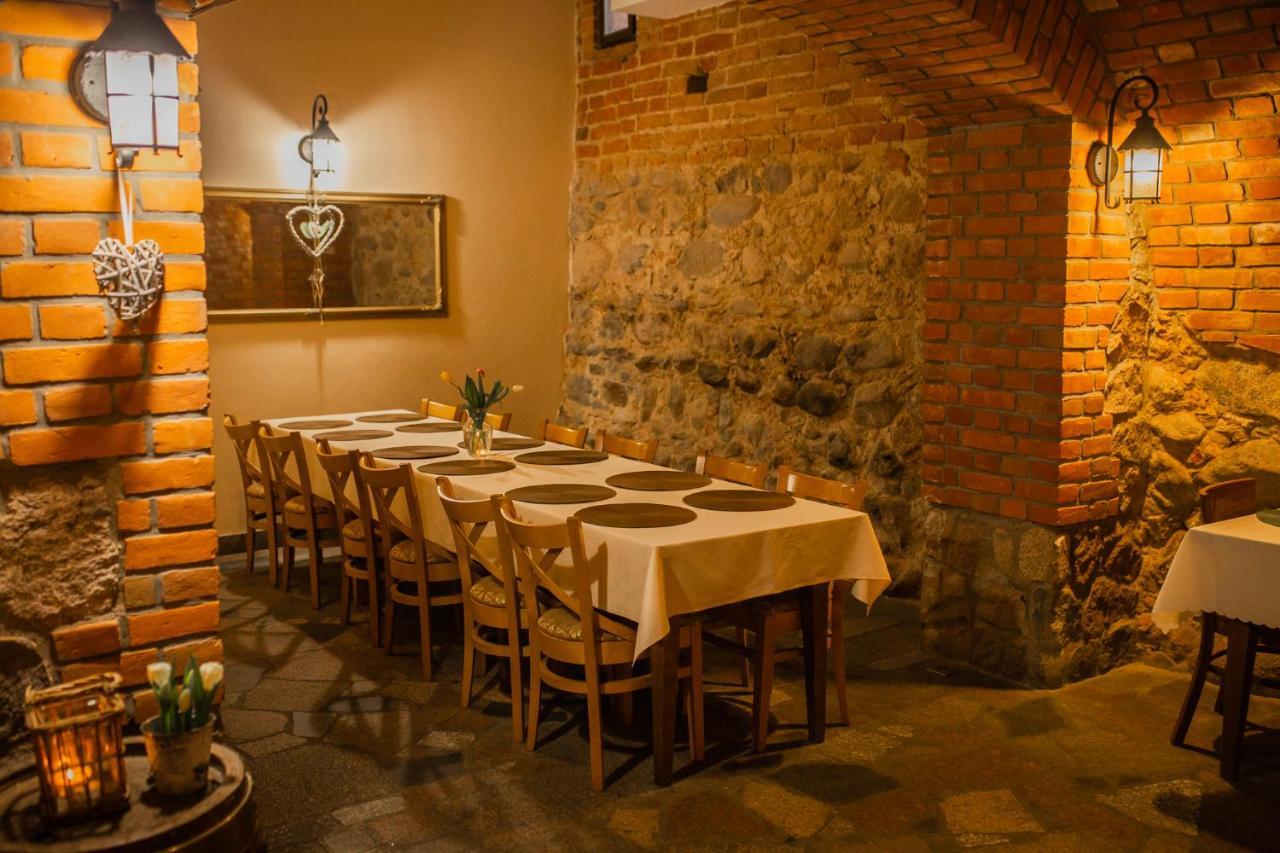 Hotel Przedzamcze Dzialdowo Esterno foto