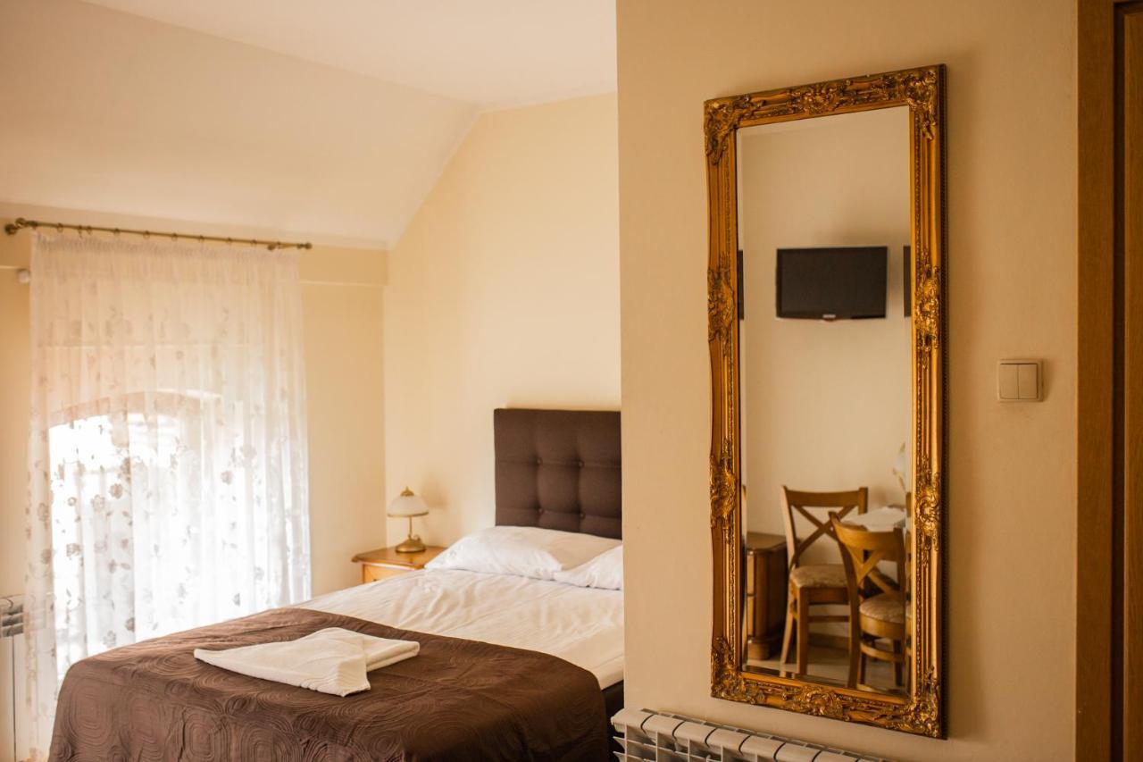 Hotel Przedzamcze Dzialdowo Esterno foto