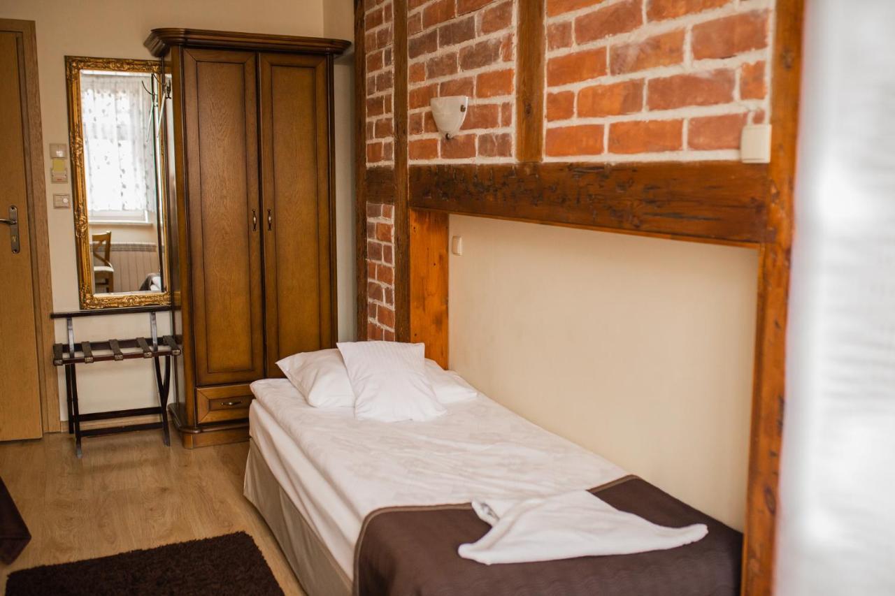 Hotel Przedzamcze Dzialdowo Esterno foto
