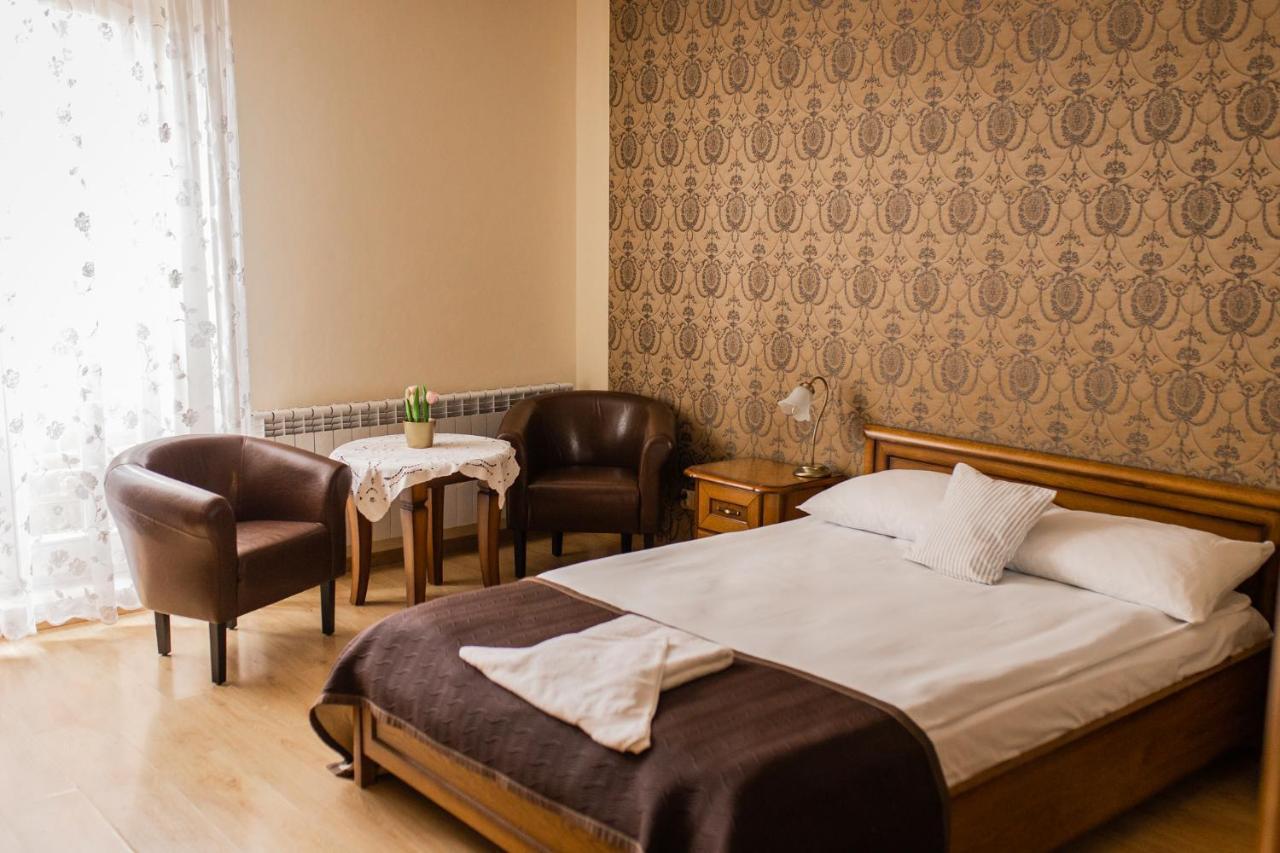 Hotel Przedzamcze Dzialdowo Esterno foto