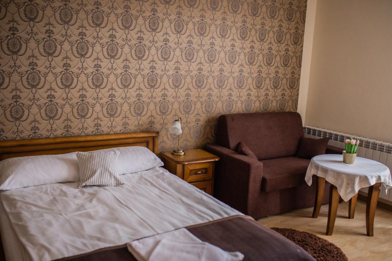 Hotel Przedzamcze Dzialdowo Esterno foto