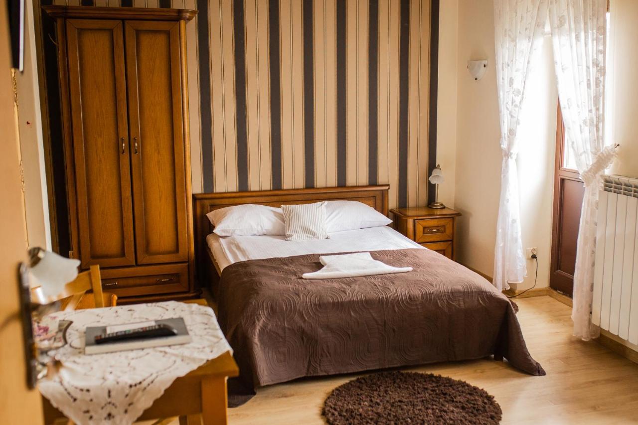 Hotel Przedzamcze Dzialdowo Esterno foto