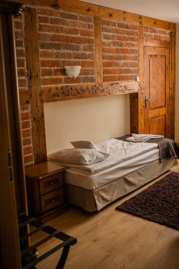 Hotel Przedzamcze Dzialdowo Esterno foto