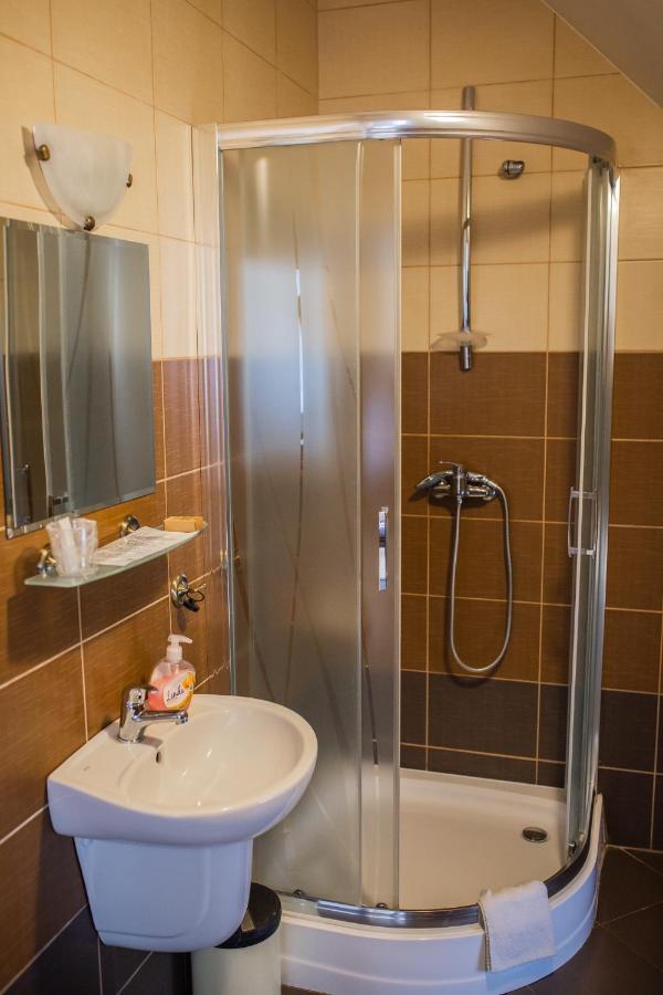 Hotel Przedzamcze Dzialdowo Esterno foto