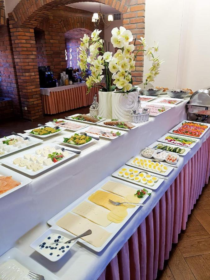 Hotel Przedzamcze Dzialdowo Esterno foto